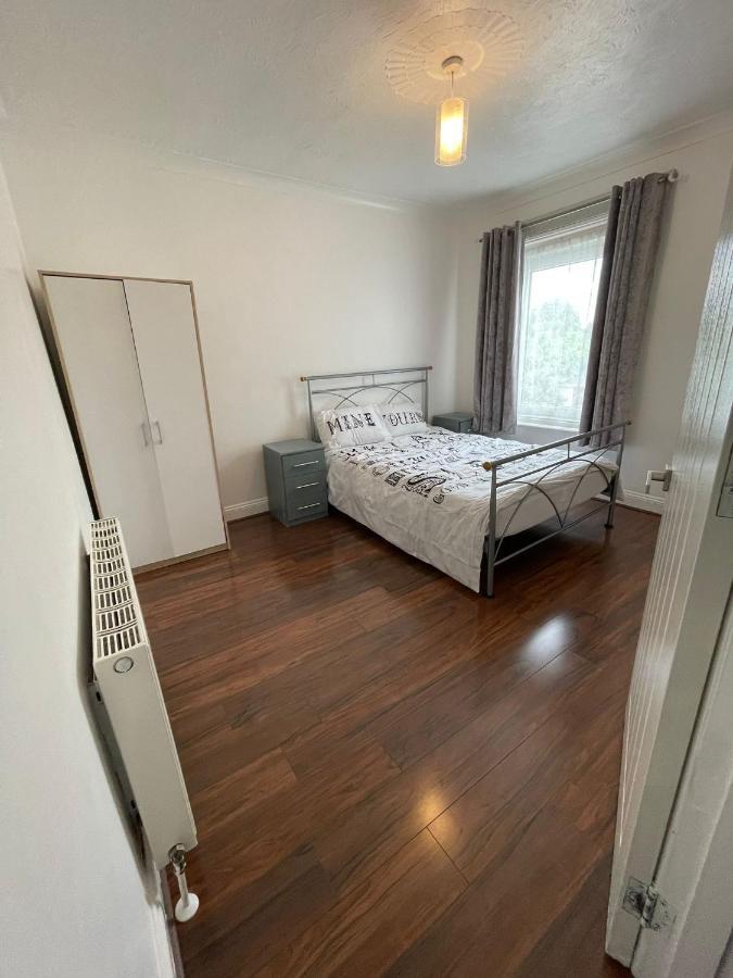 4 Bedroom House 10 Mins Walk To The Beach And Less Than A Mile From Bournemouth Main Station Exterior photo