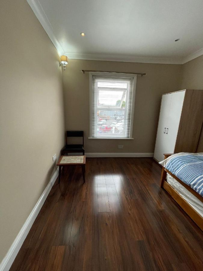 4 Bedroom House 10 Mins Walk To The Beach And Less Than A Mile From Bournemouth Main Station Exterior photo