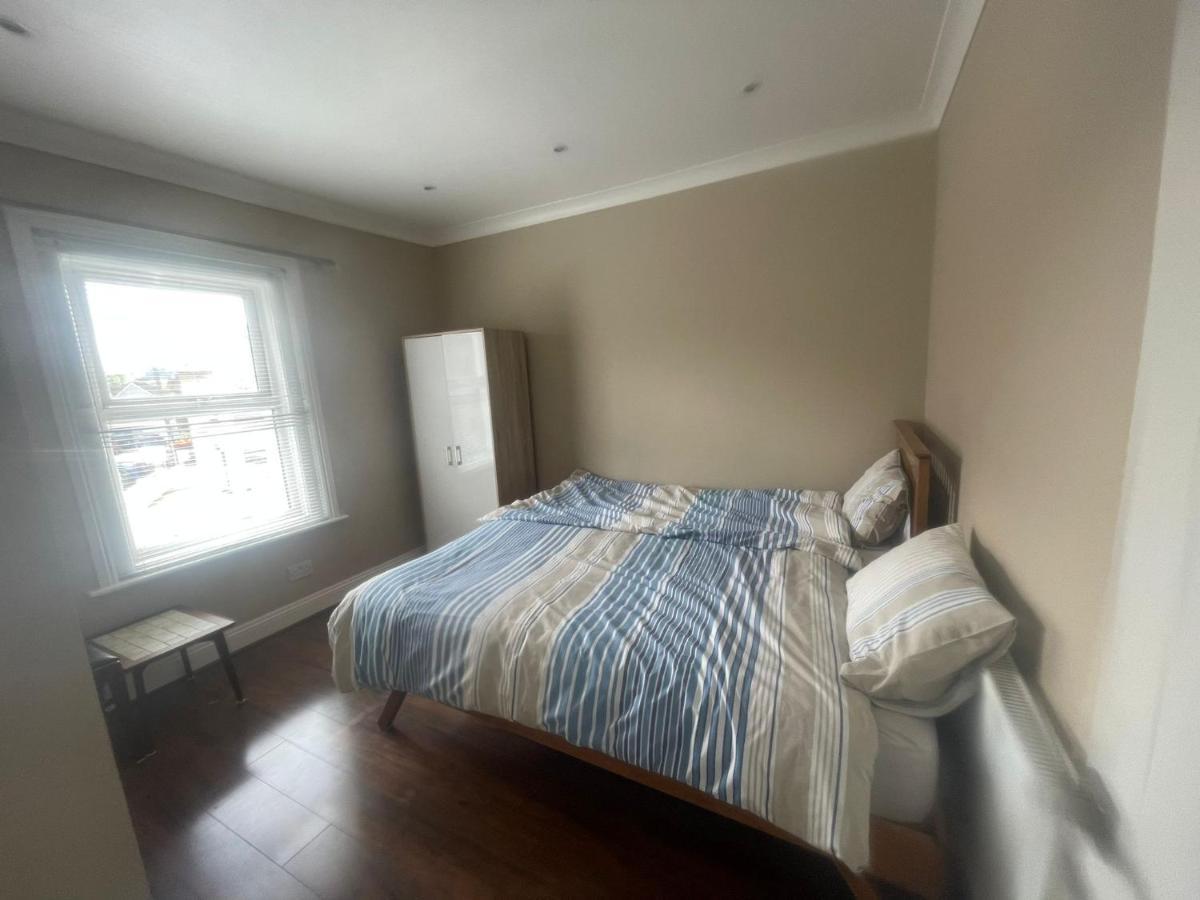 4 Bedroom House 10 Mins Walk To The Beach And Less Than A Mile From Bournemouth Main Station Exterior photo