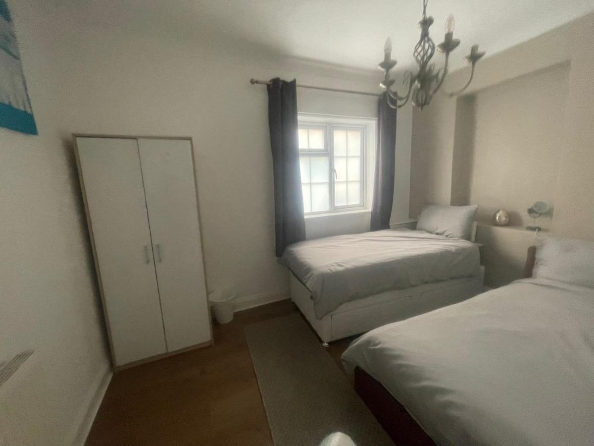 4 Bedroom House 10 Mins Walk To The Beach And Less Than A Mile From Bournemouth Main Station Exterior photo